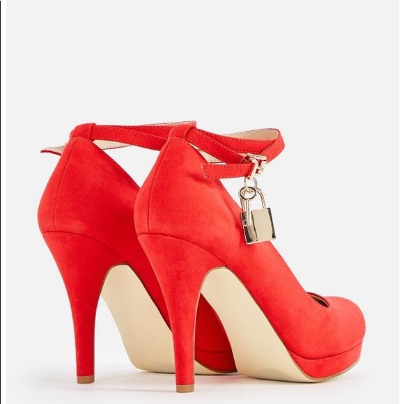 RED IS ALWAYS HOTNWT‼️ - Picture 5 of 7